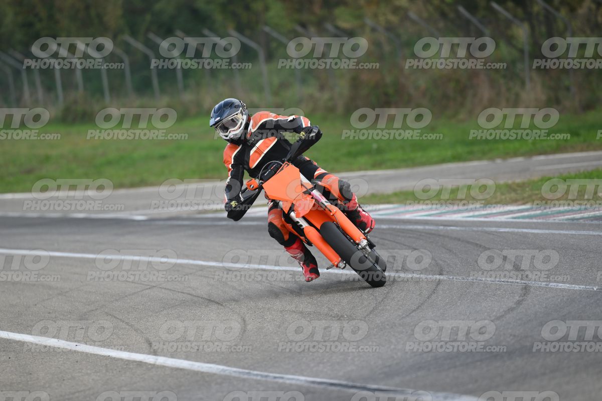 SUPERMOTO 0 KTM black orange · DSH_9171