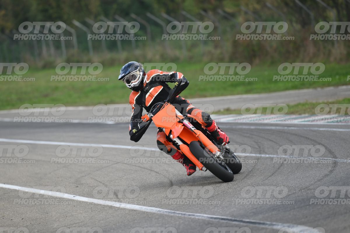 SUPERMOTO 0 KTM black orange · DSH_9172
