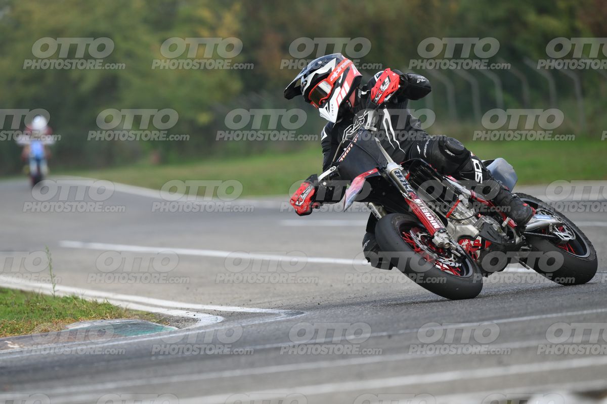 SUPERMOTO 0 RST all black · DSH_9194