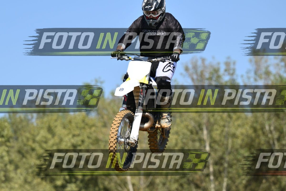 WHITE HUSW THYRUS · DSH_9224