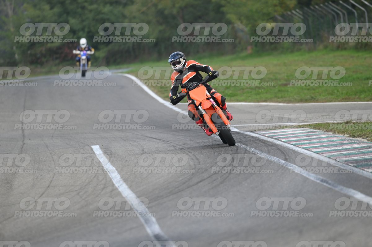 SUPERMOTO 0 KTM black orange · DSH_9259