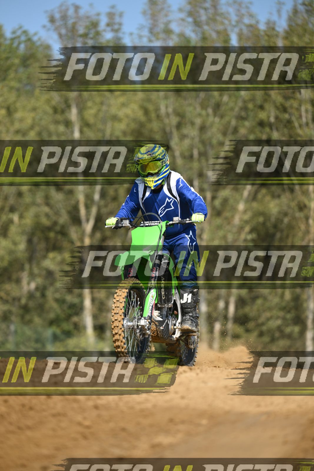 GREEN KAWA BLUE SUITE YELLOW HELMET · DSH_9275