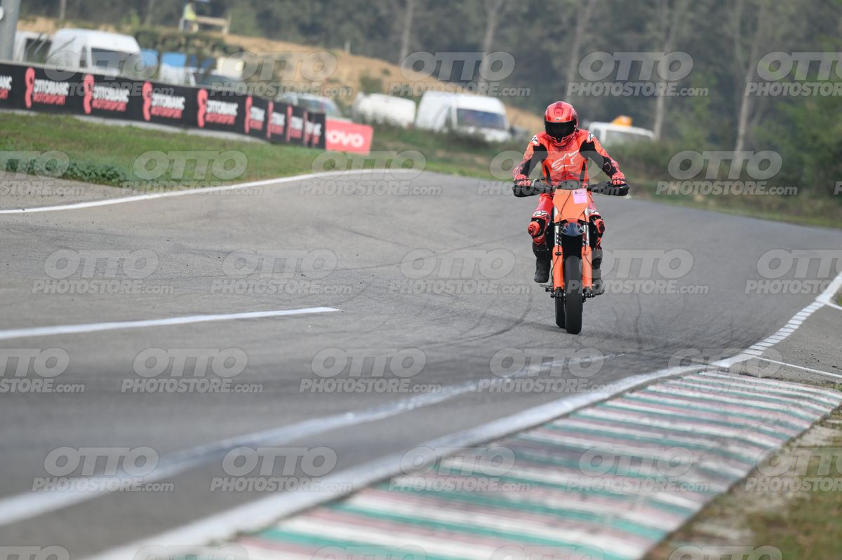SUPERMOTO 0 KTM Aplinestar Red Suite · DSH_9294