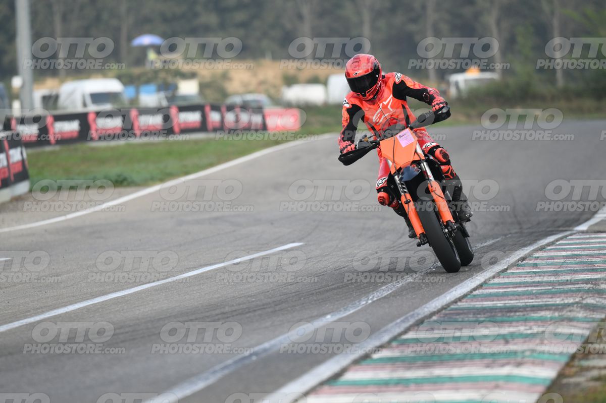 SUPERMOTO 0 KTM Aplinestar Red Suite · DSH_9295