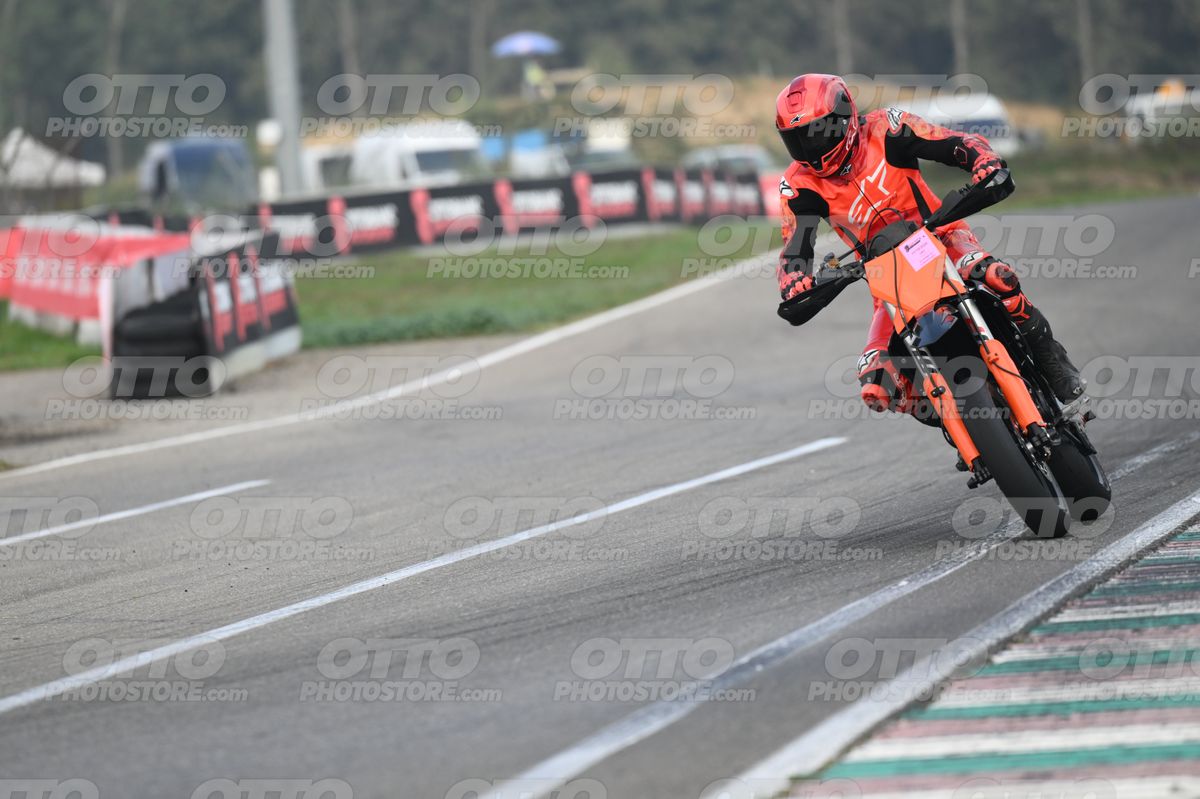 SUPERMOTO 0 KTM Aplinestar Red Suite · DSH_9296