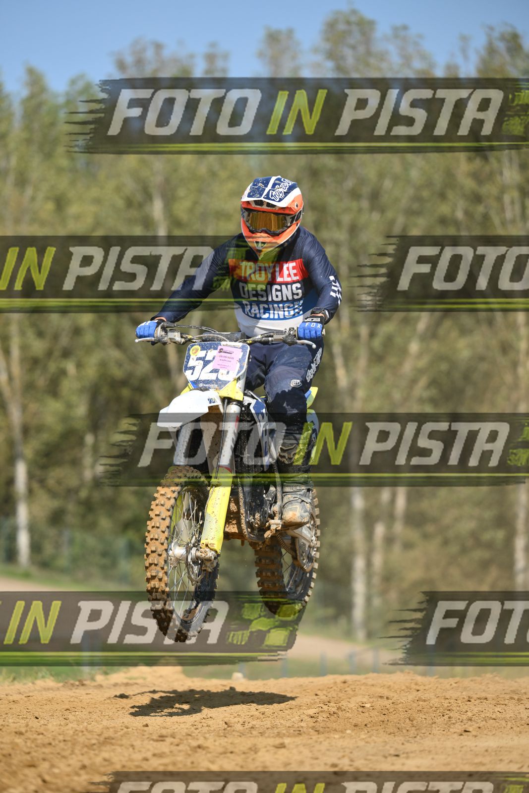 526 · DSH_9404