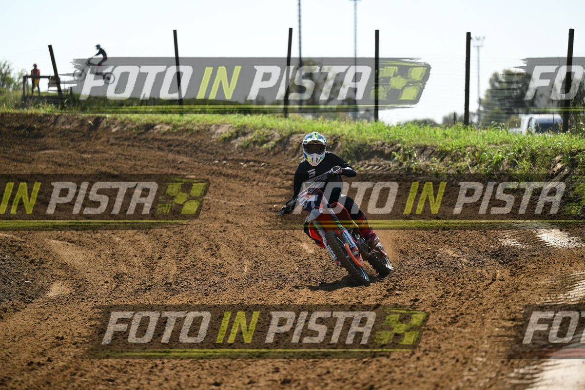 7 · DSH_9574