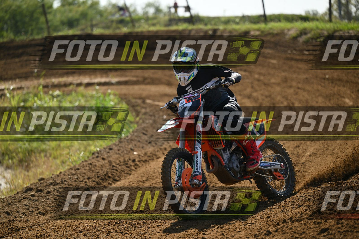 7 · DSH_9581