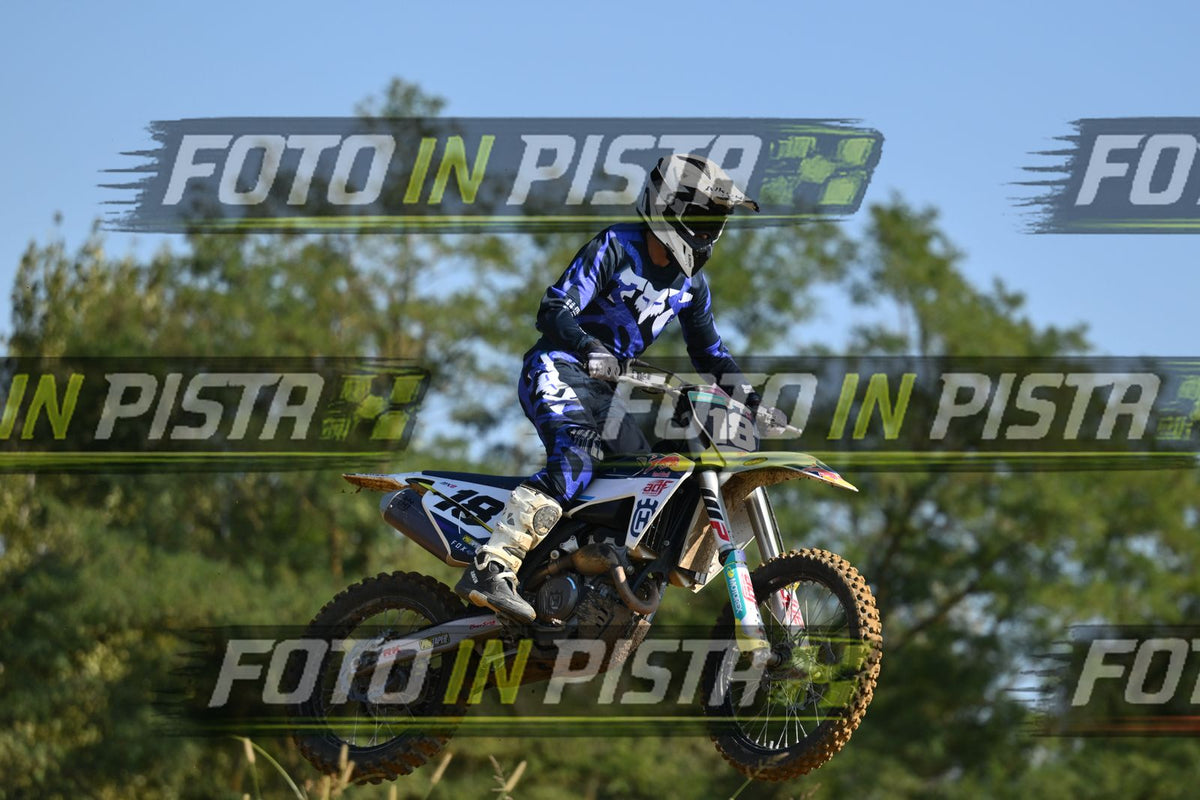 18 · DSH_9664
