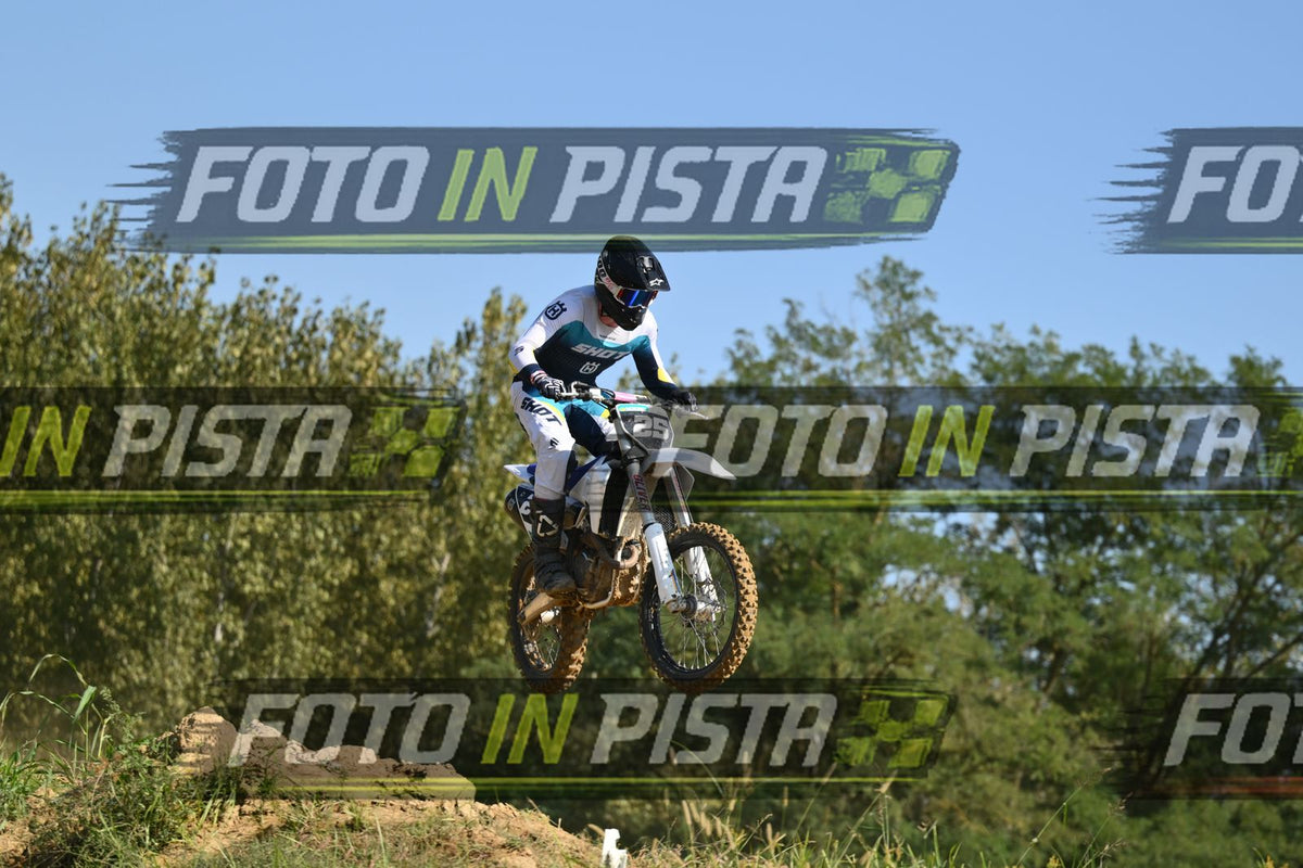 25 · DSH_9672