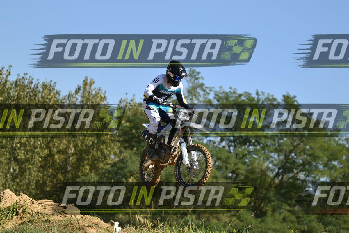 25 · DSH_9673
