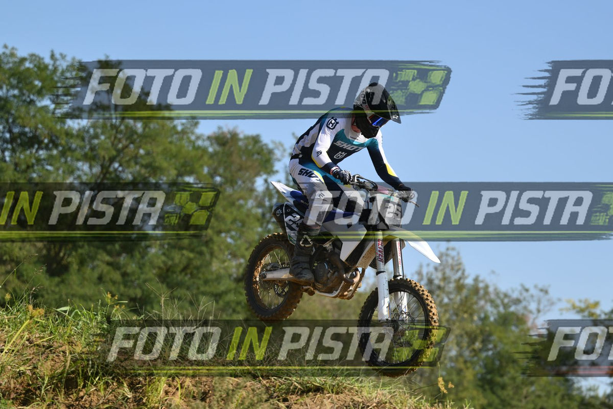 25 · DSH_9677