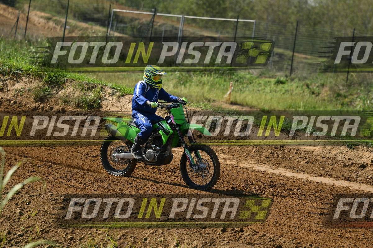 GREEN KAWA BLUE SUITE YELLOW HELMET · DSH_9697
