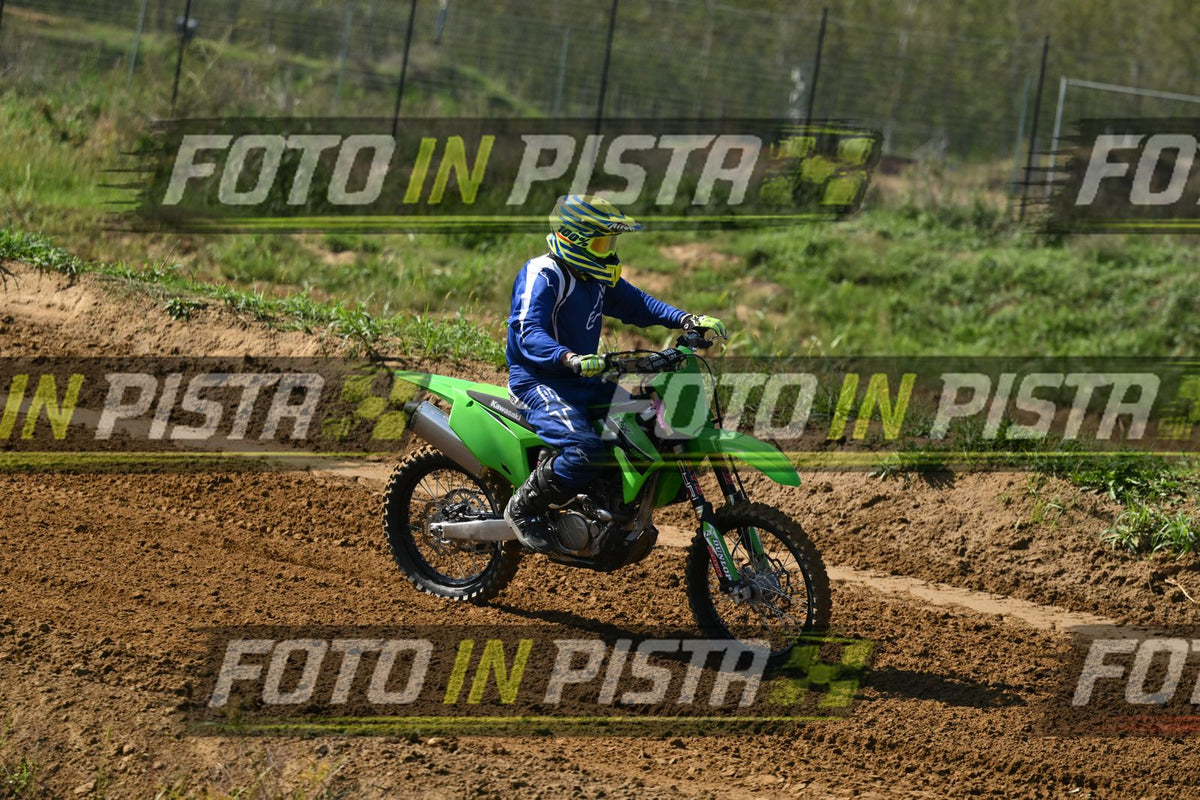 GREEN KAWA BLUE SUITE YELLOW HELMET · DSH_9699