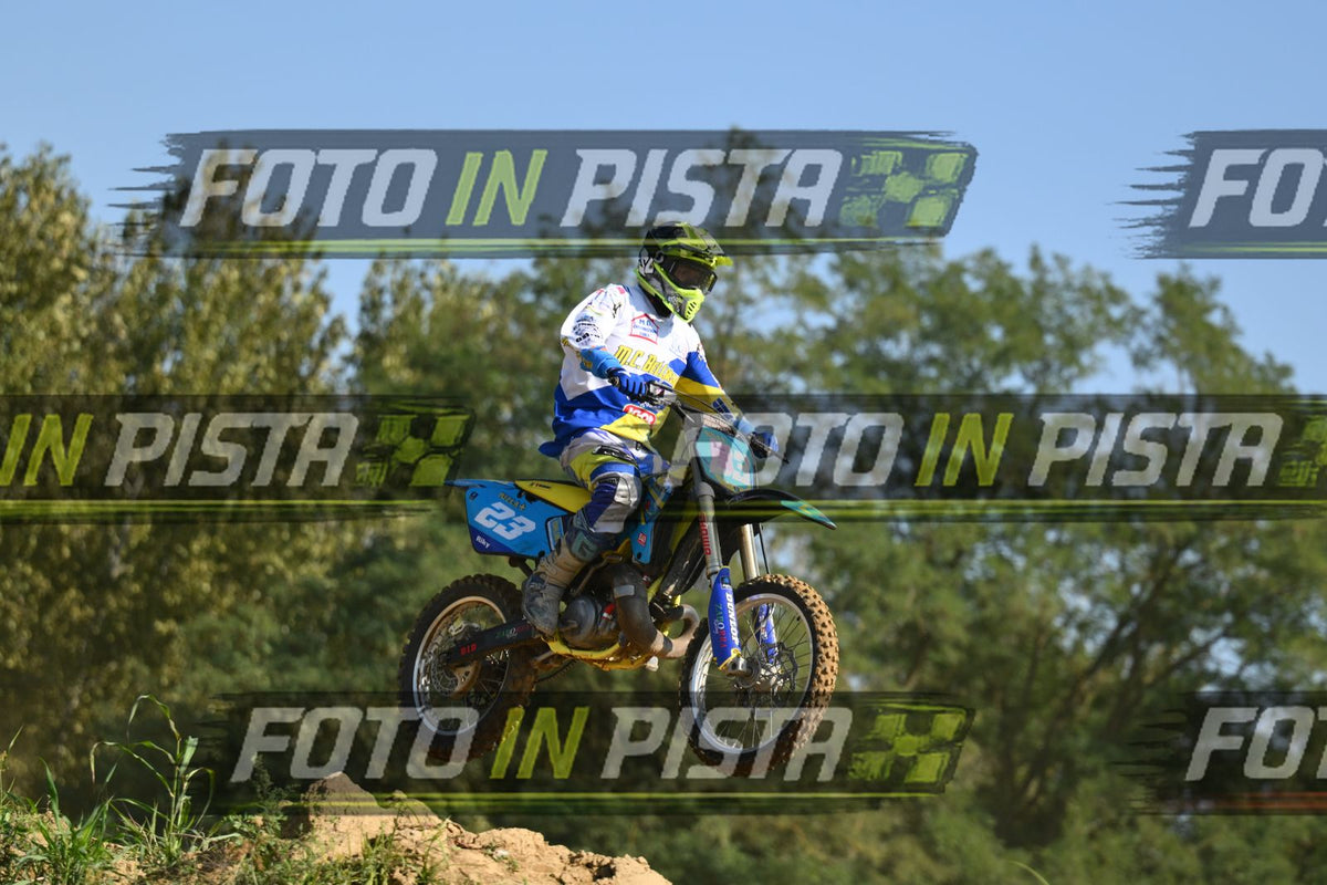 23 · DSH_9750