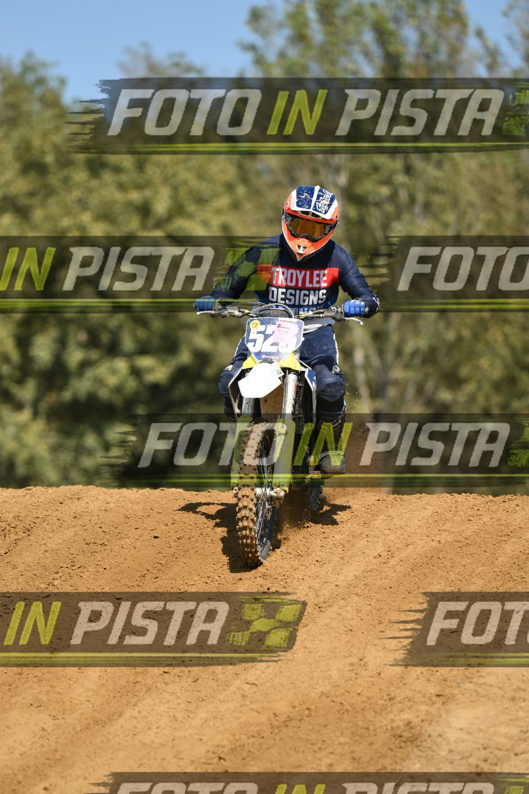 526 · DSH_9872