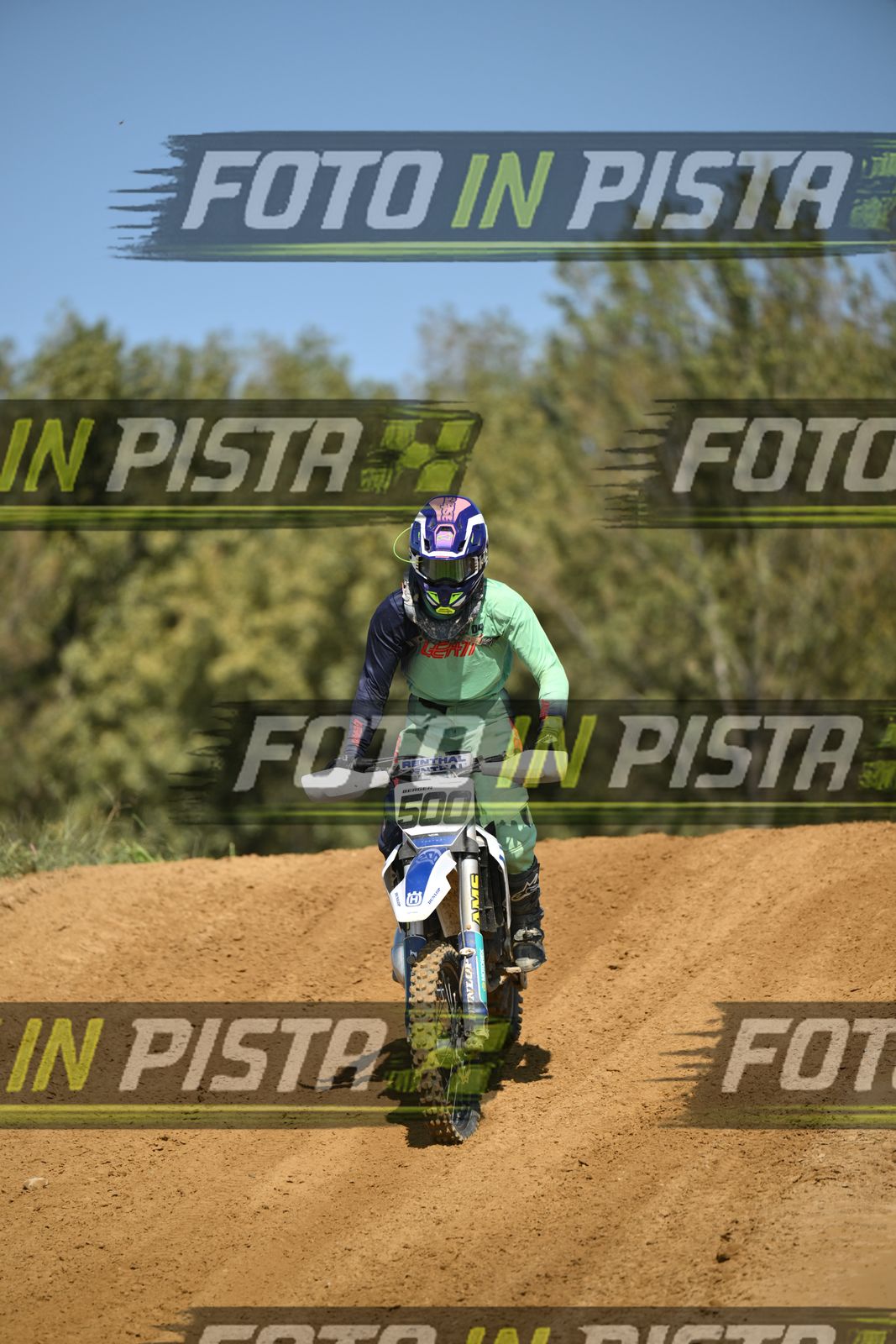 500 · DSH_9886