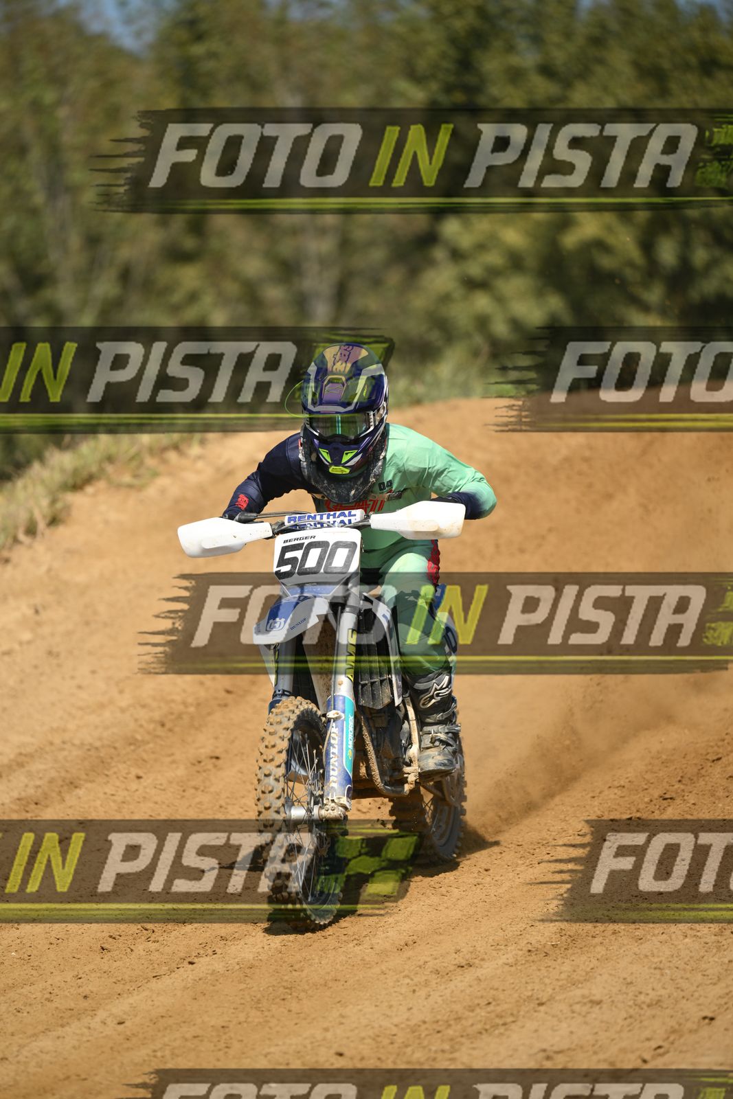 500 · DSH_9890