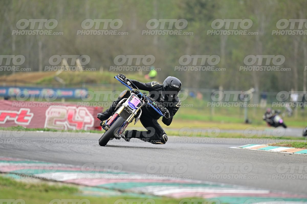 PITBIKE - SCOOTER 0 ALL BLACK SUITE · DSH_9964