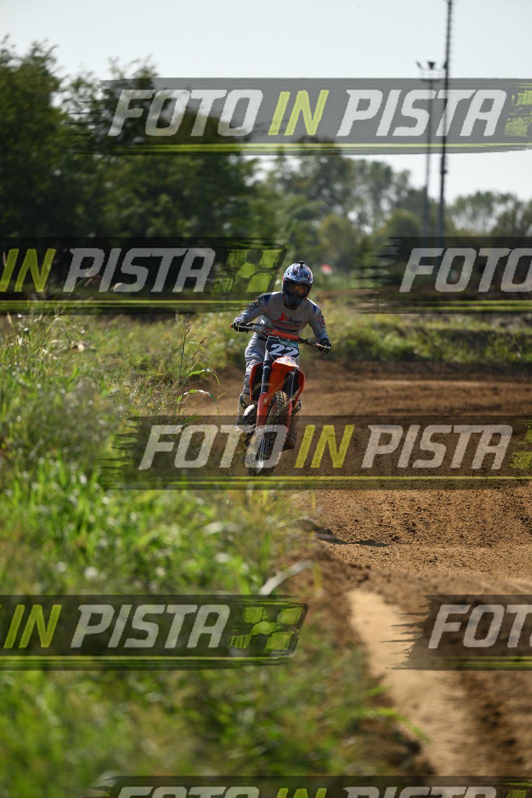 22 · DSH_9975