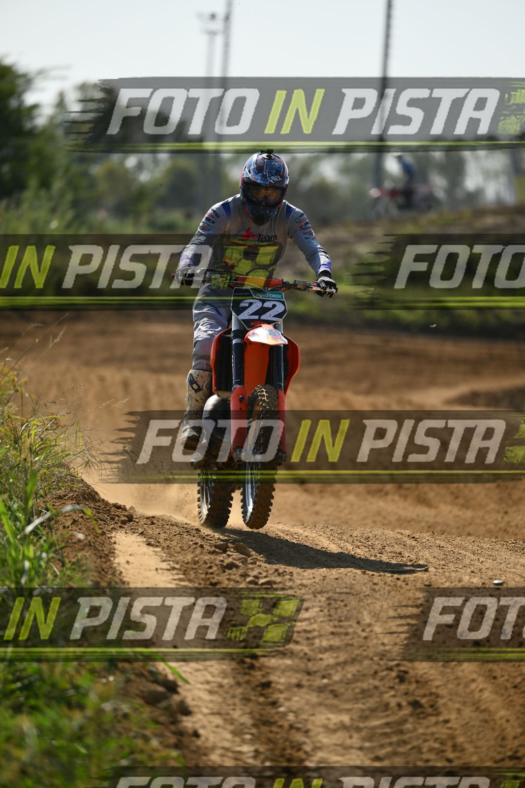 22 · DSH_9982
