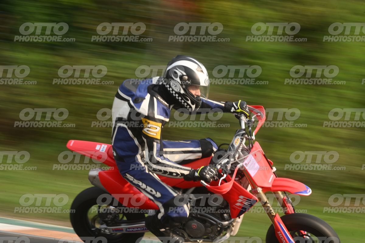 PITBIKE - SCOOTER 0 - RED HONDA - BLU WHITE SUITE · DSH_9996
