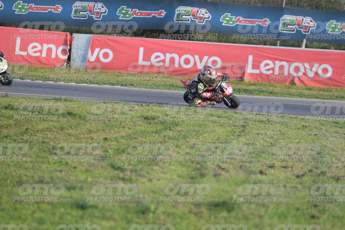 MINIMOTO 8 · DSN_3654