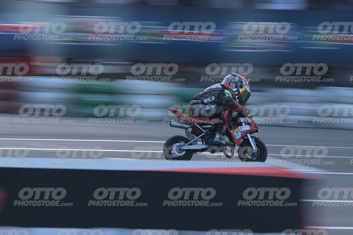 MINIMOTO 8 · DSN_3728