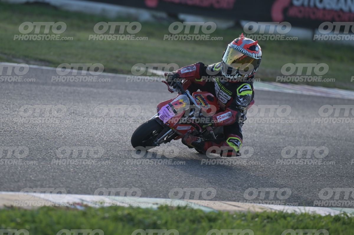 MINIMOTO 8 · DSN_3895