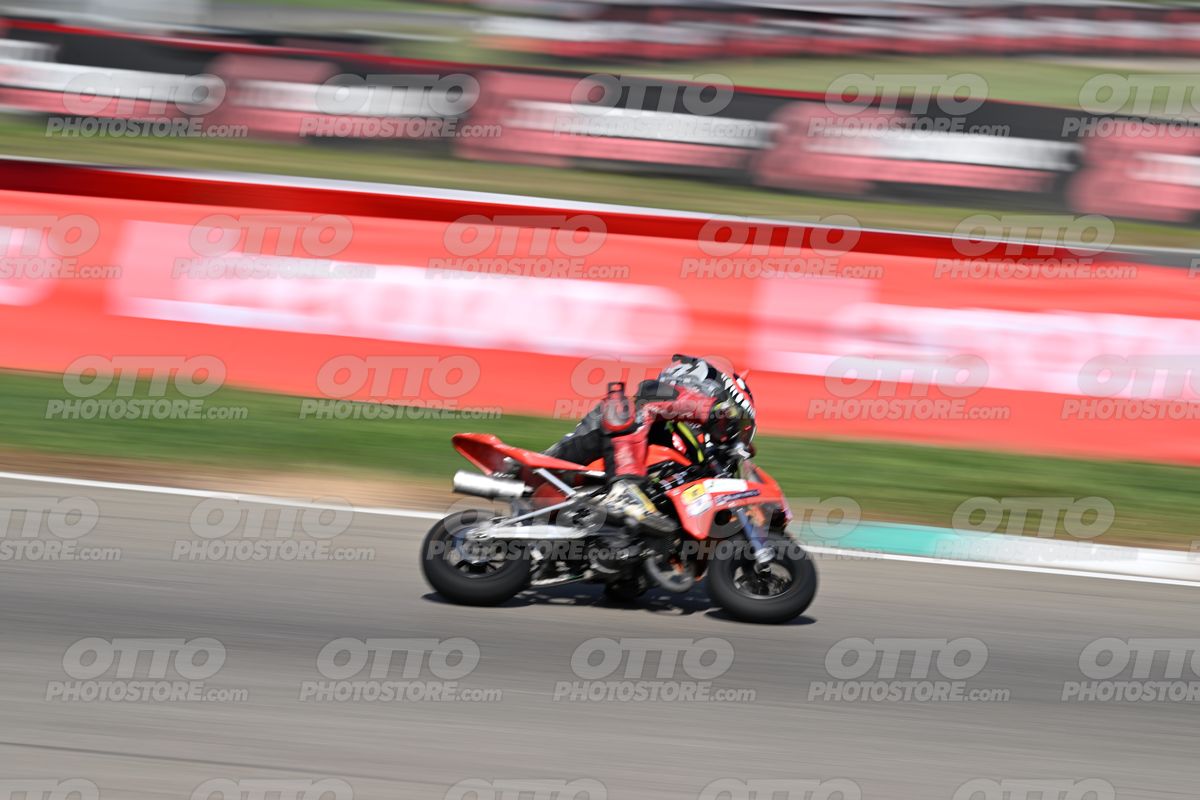 MINIMOTO 8 · DSN_7830