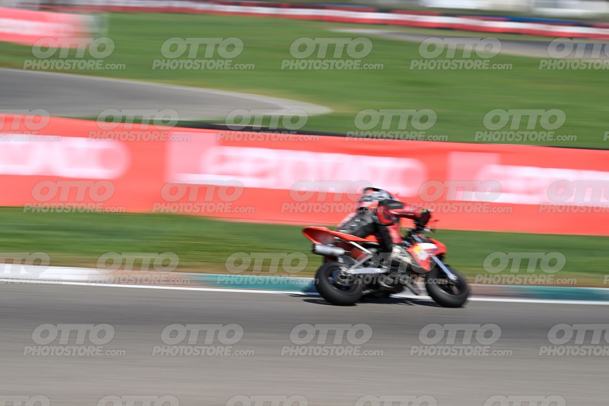 MINIMOTO 8 · DSN_7832