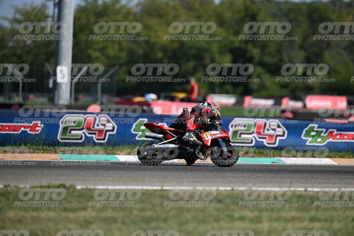MINIMOTO 8 · DSN_7982