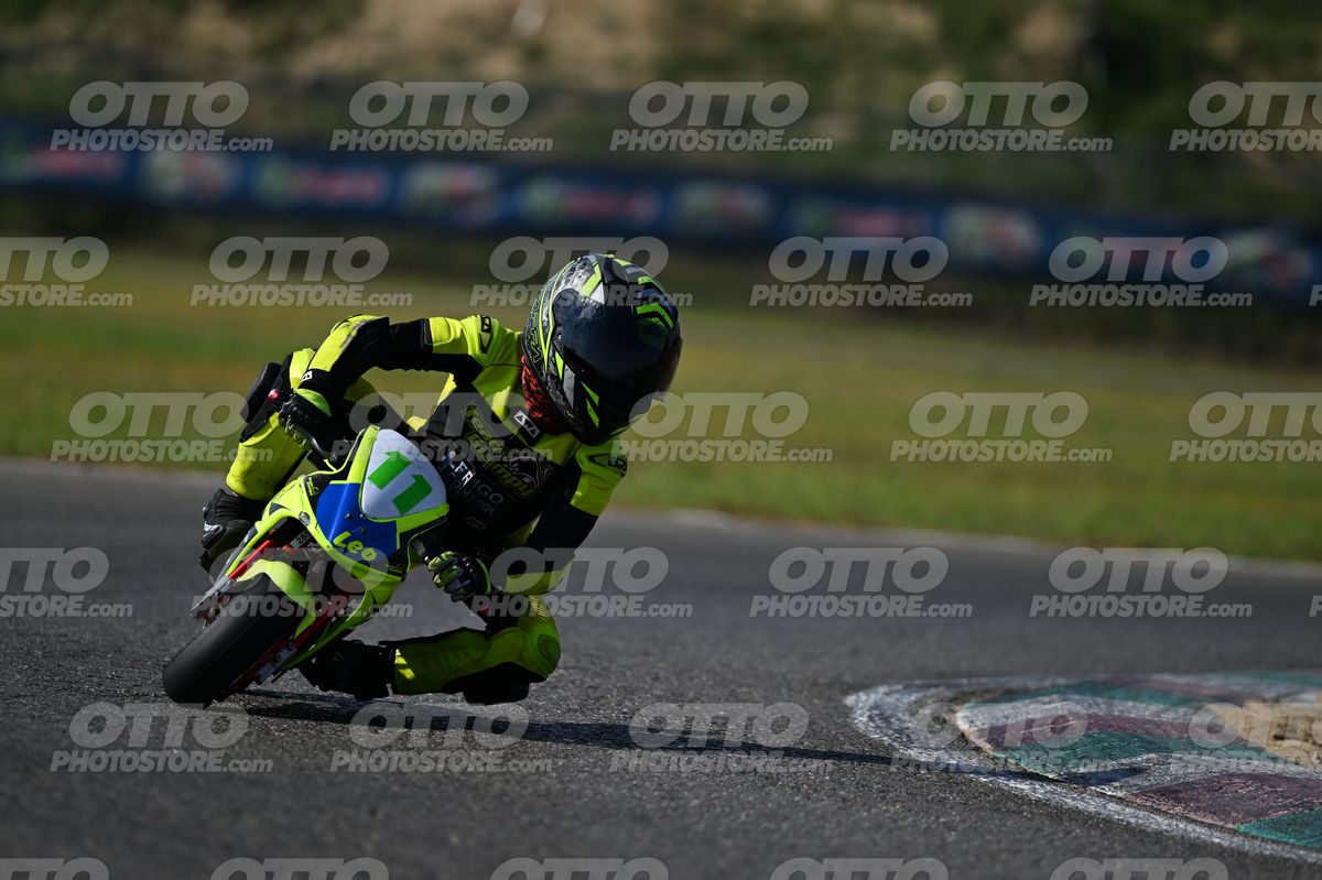MINIMOTO 11 (Leo) · DSN_8200