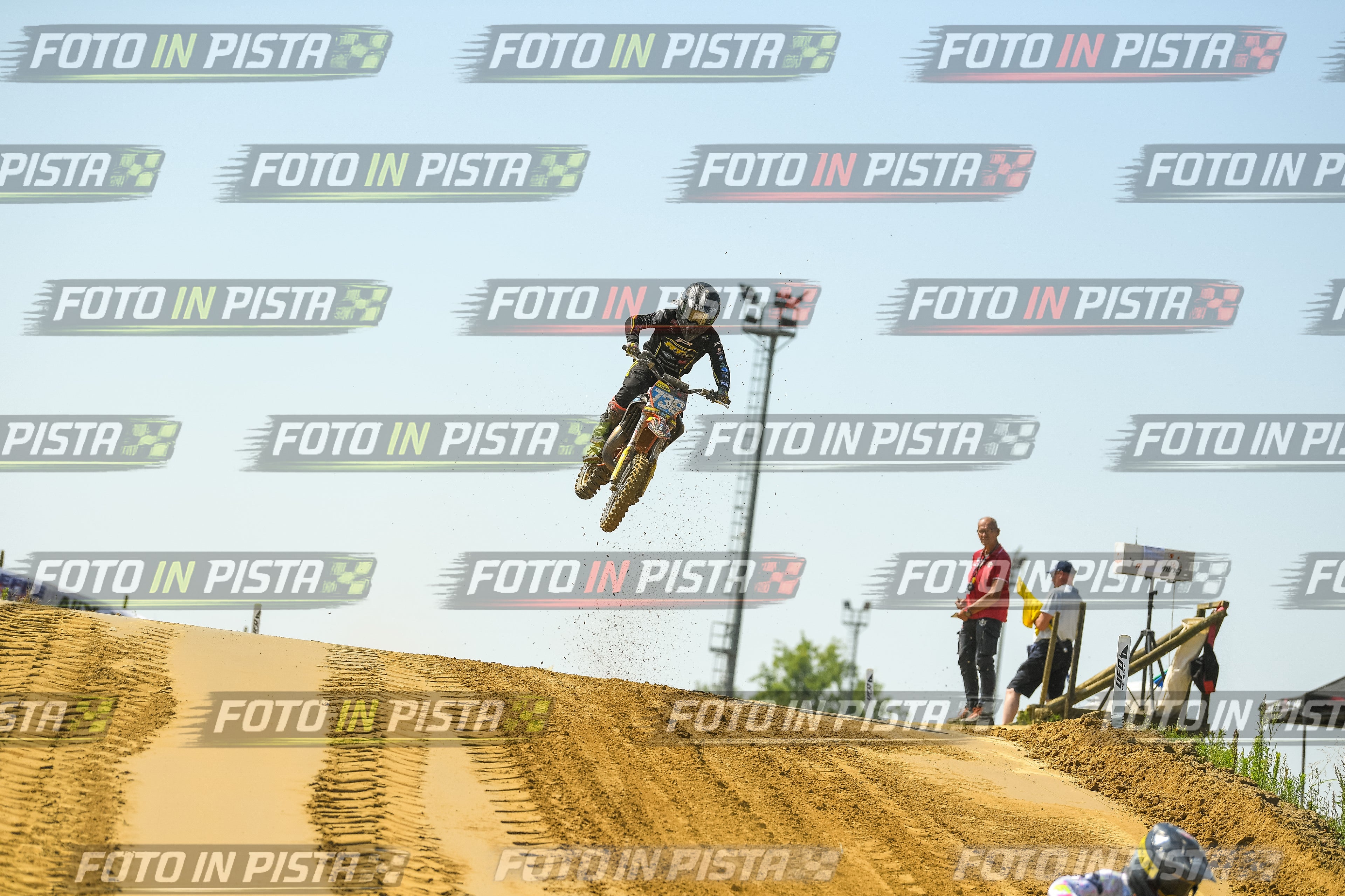 Foto GARAFMI2106261PROVA65CC numero 227