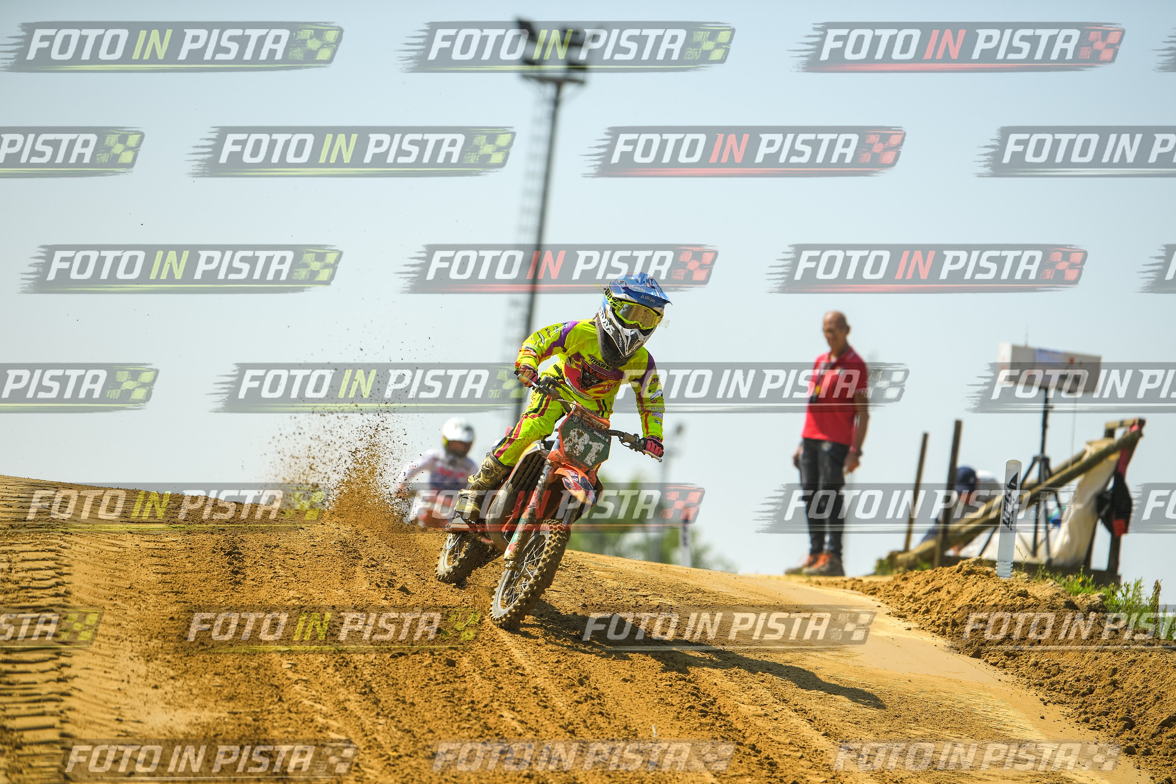 Foto GARAFMI2106261PROVA65CC numero 328