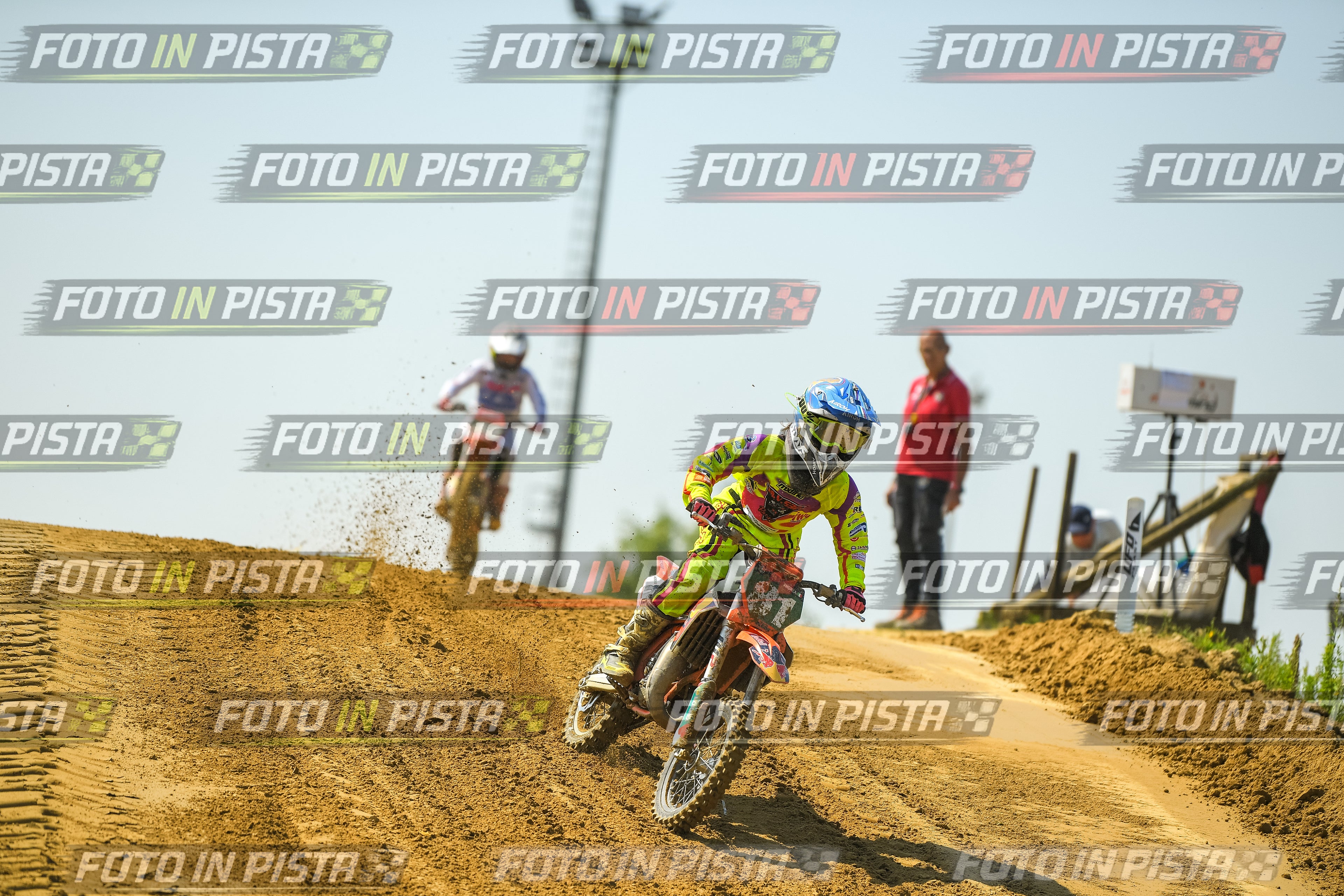 Foto GARAFMI2106261PROVA65CC numero 330
