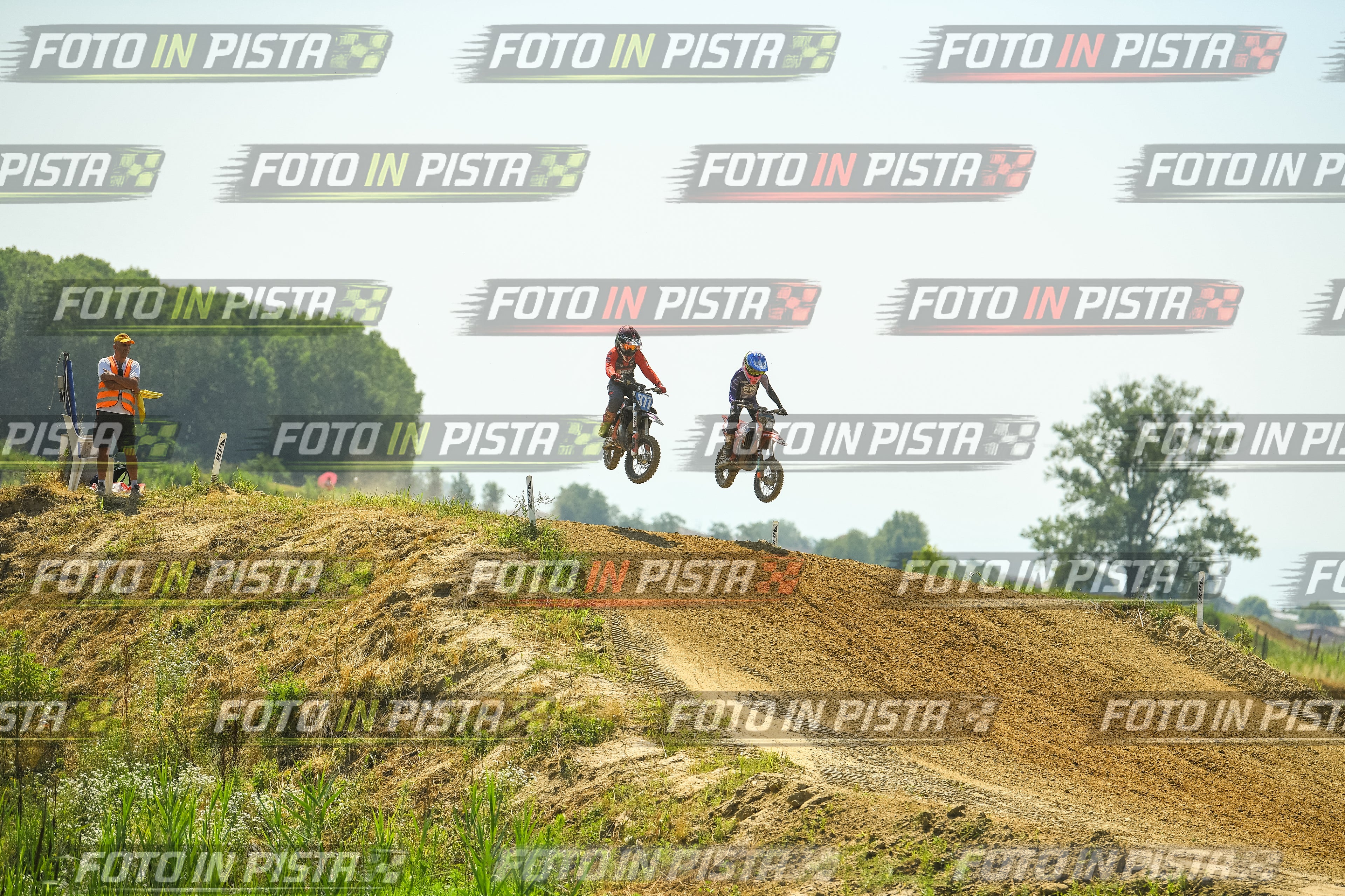 Foto GARAFMI2106261PROVA65CC numero 832