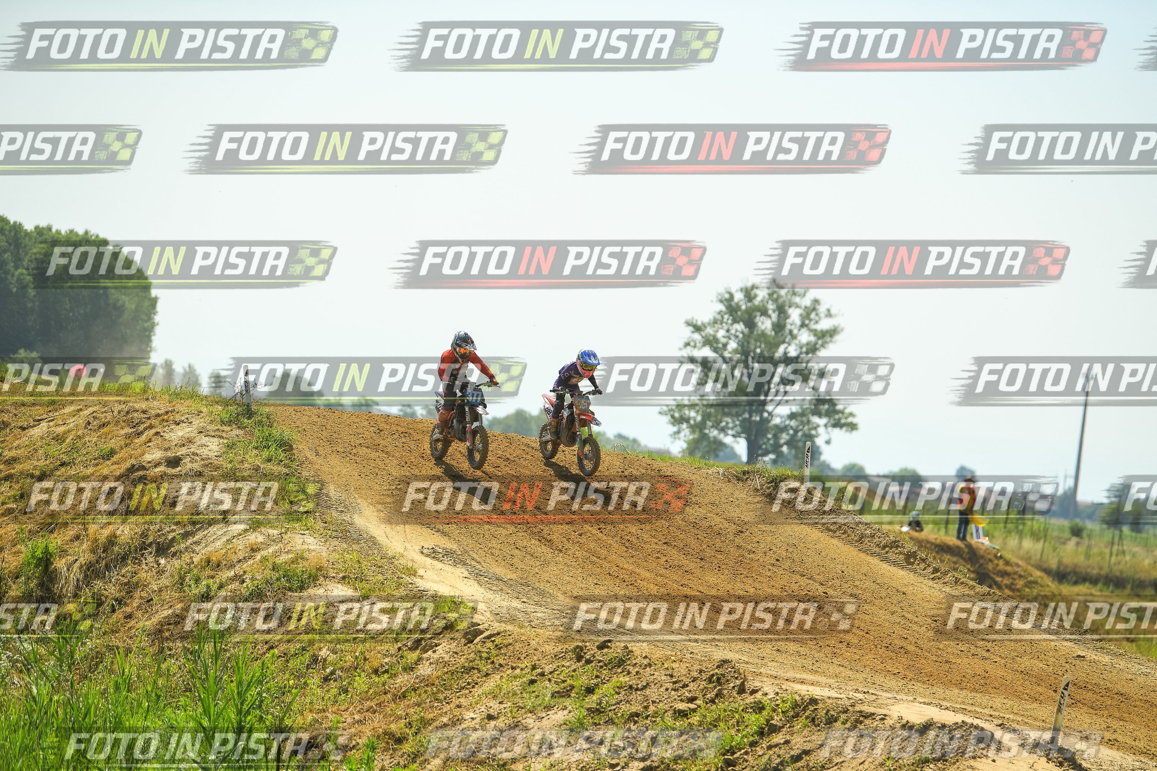 Foto GARAFMI2106261PROVA65CC numero 836