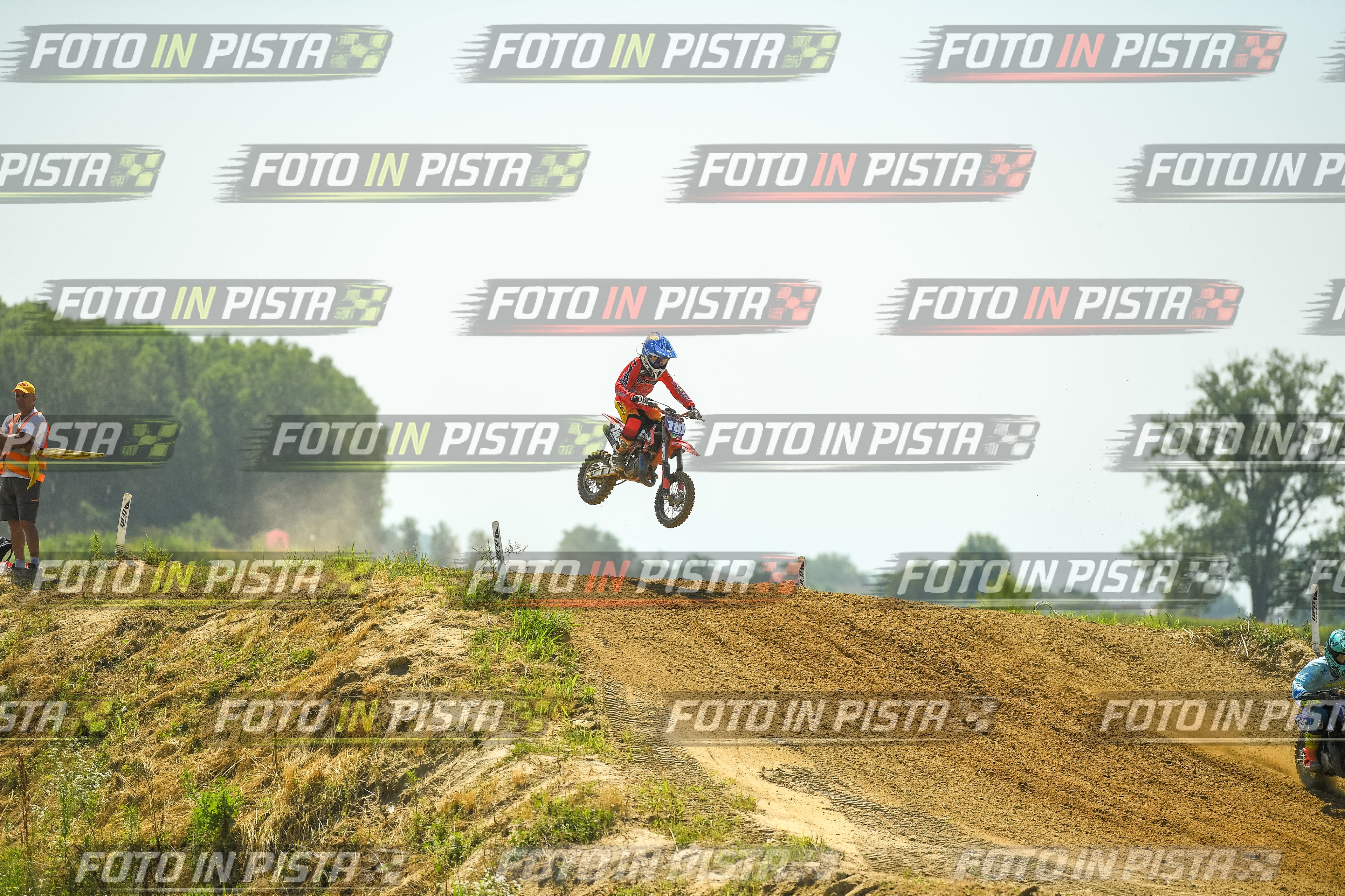 Foto GARAFMI2106261PROVA65CC numero 936