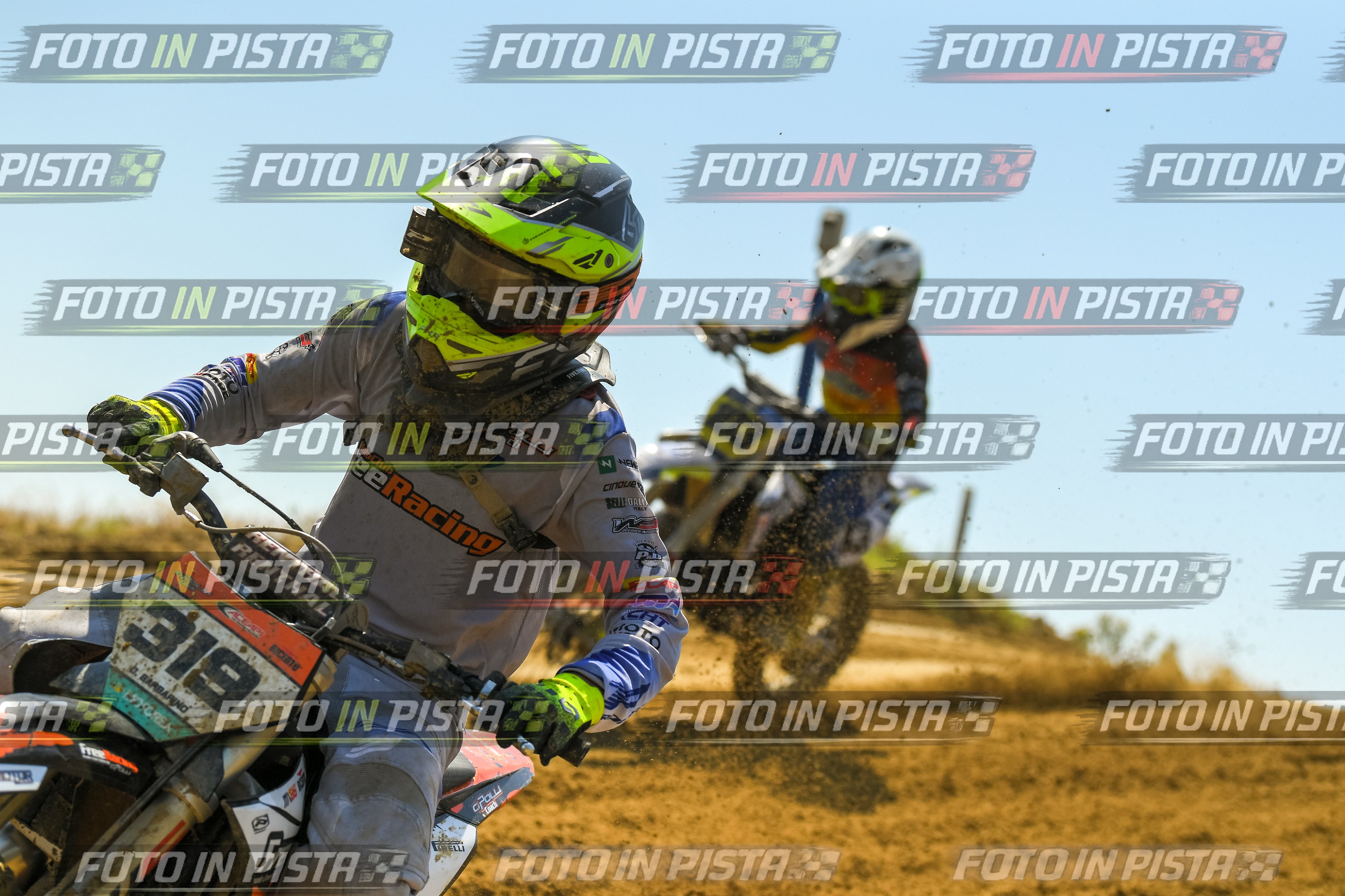 Foto GARAFMI2106261PROVA85CC numero 573