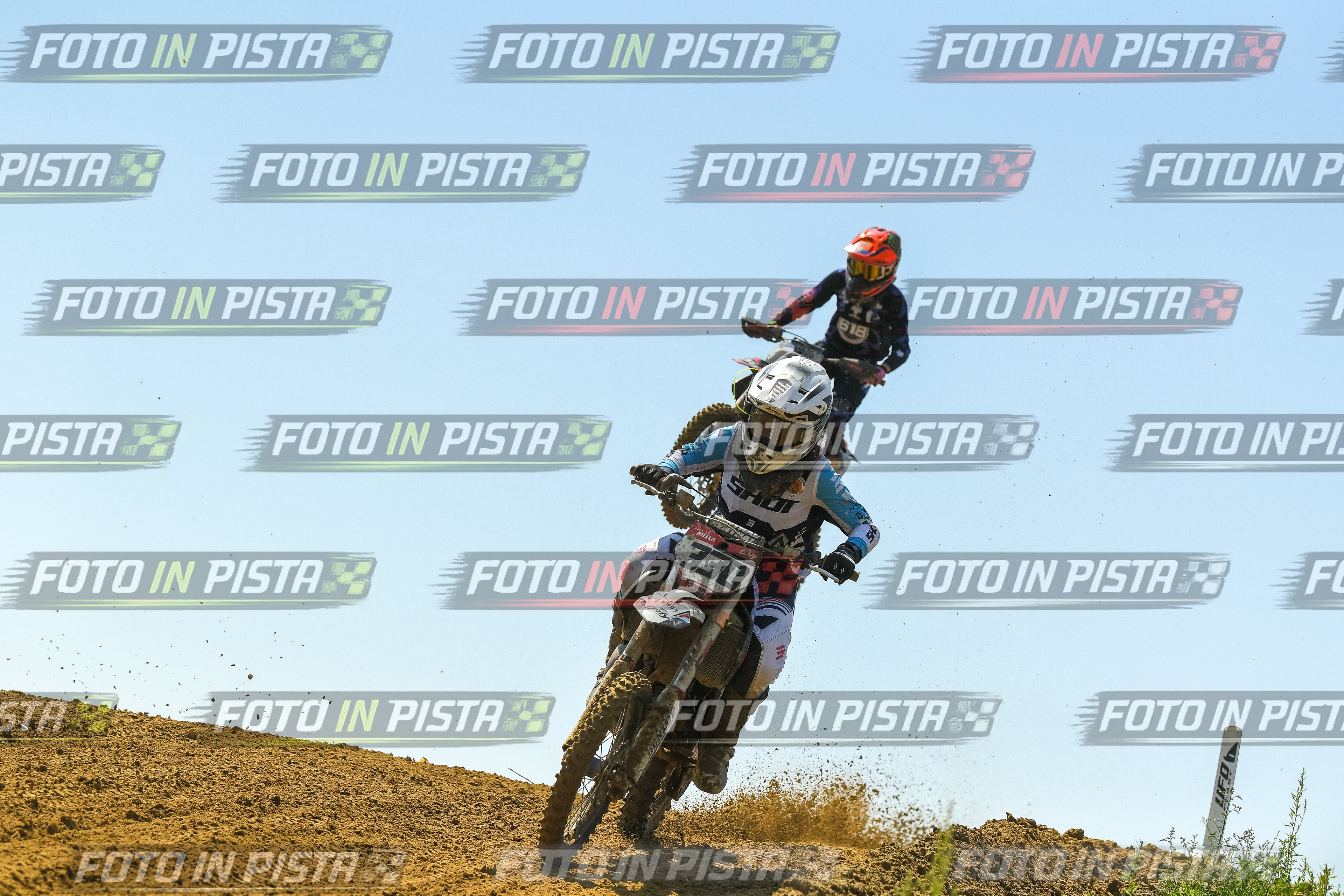 Foto GARAFMI2106261PROVA85CC numero 591