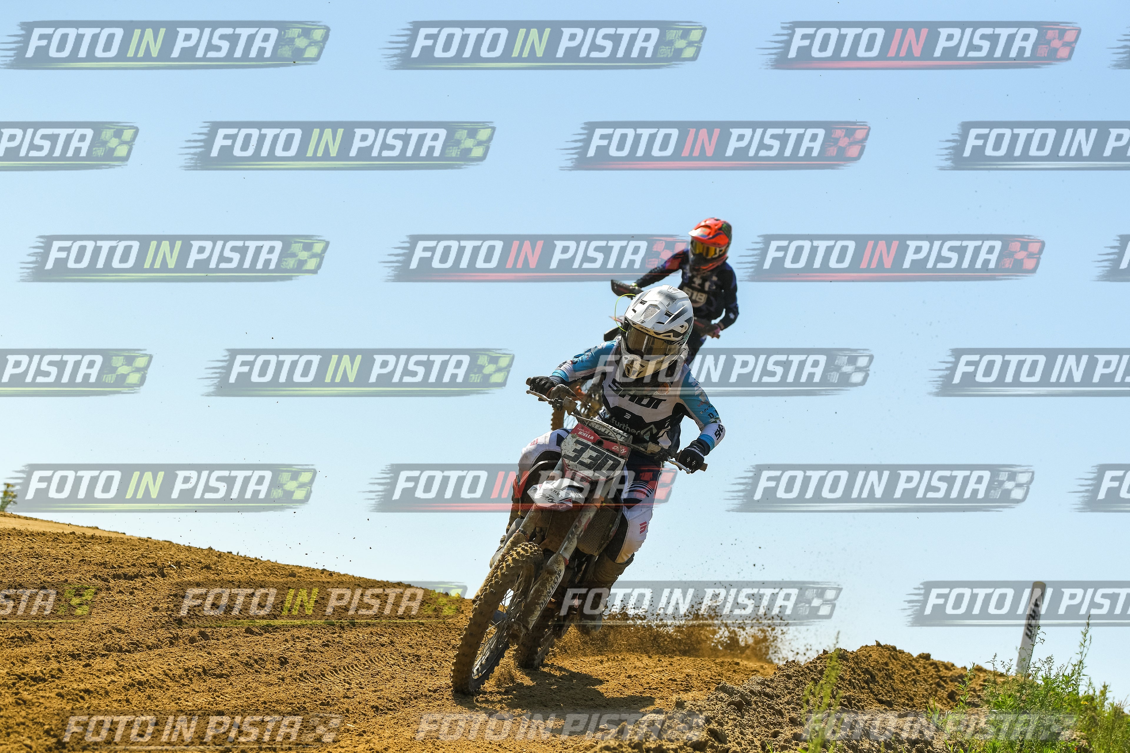 Foto GARAFMI2106261PROVA85CC numero 592