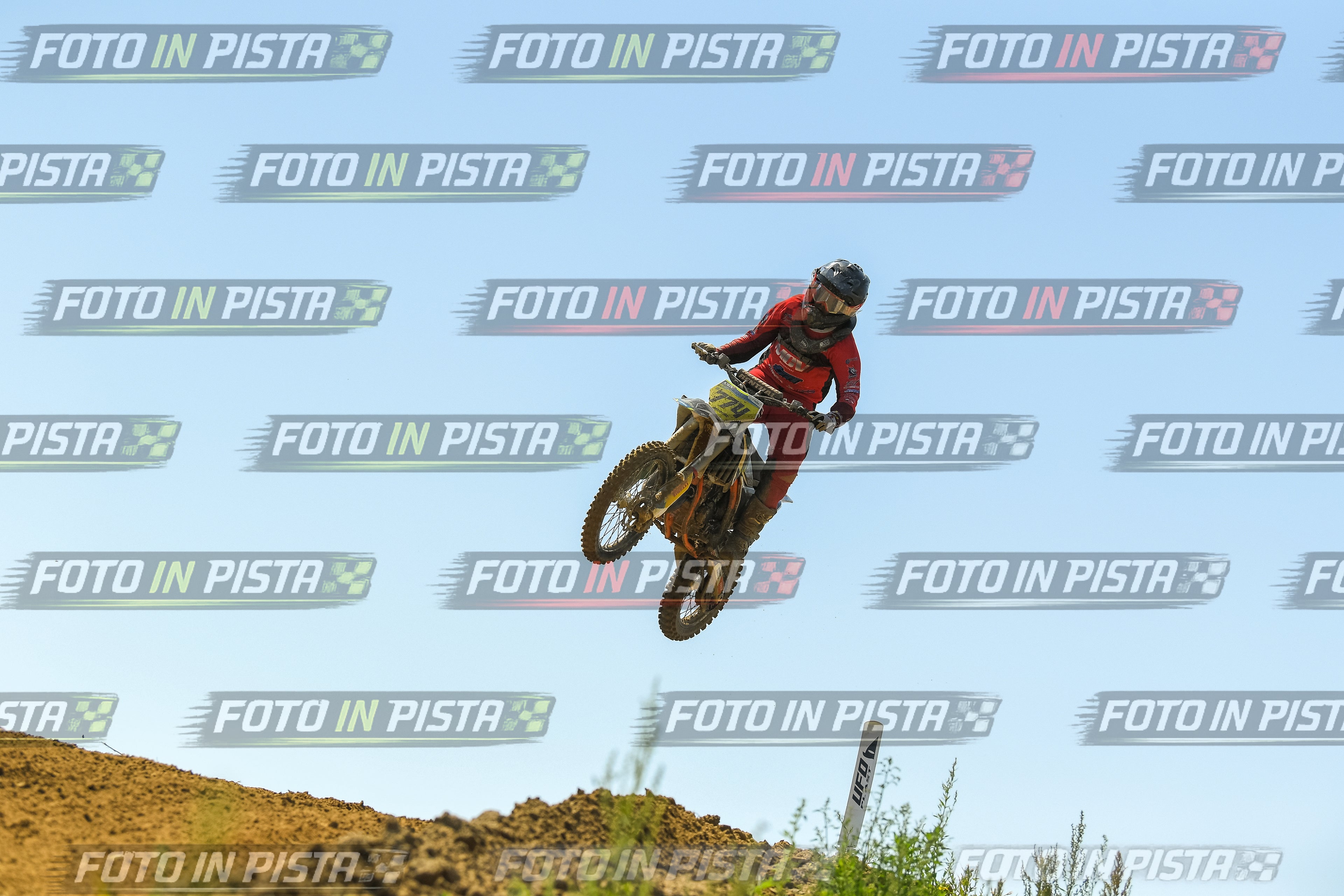 Foto GARAFMI2106261PROVA85CC numero 844