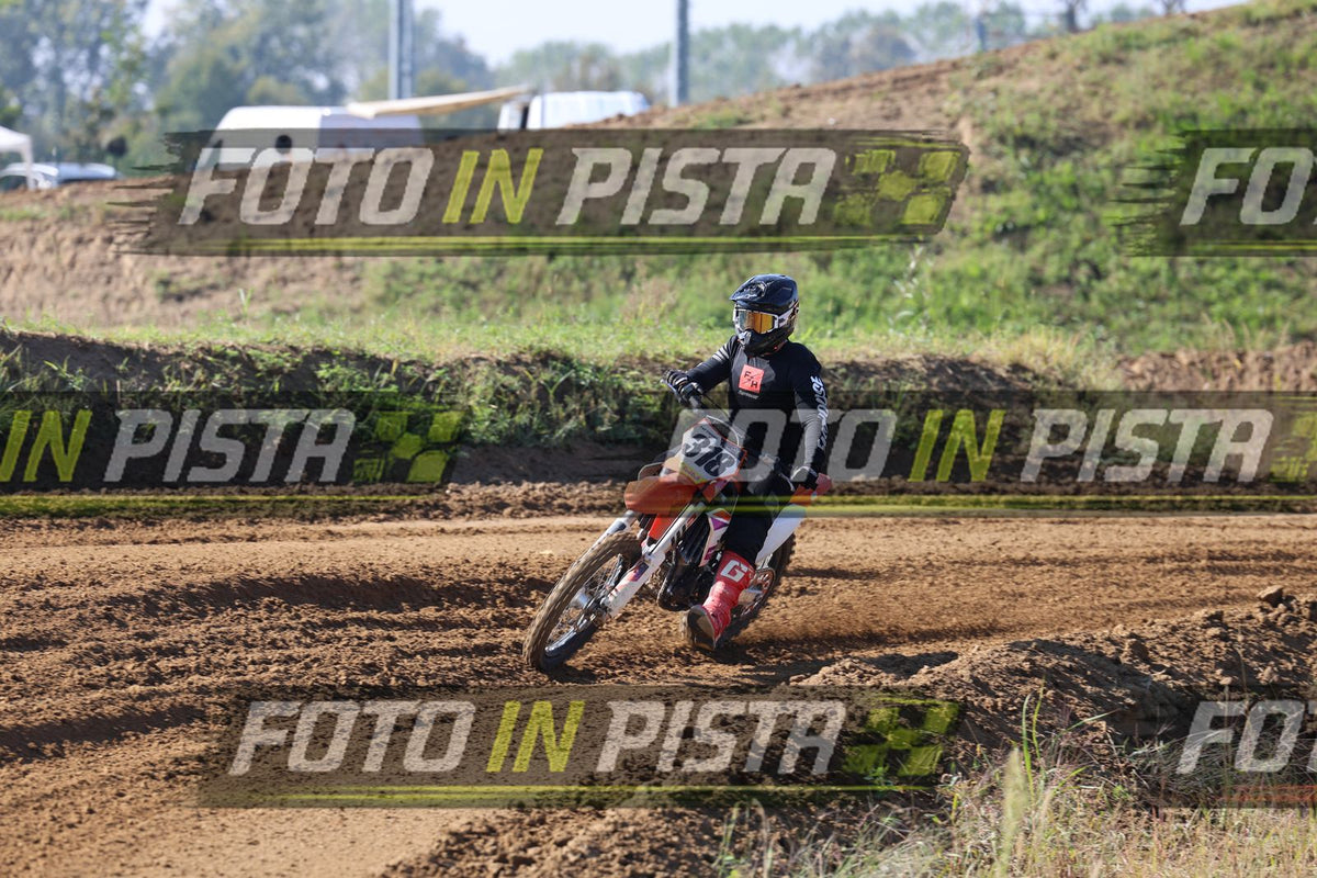 RUSSEL · JD9A3468