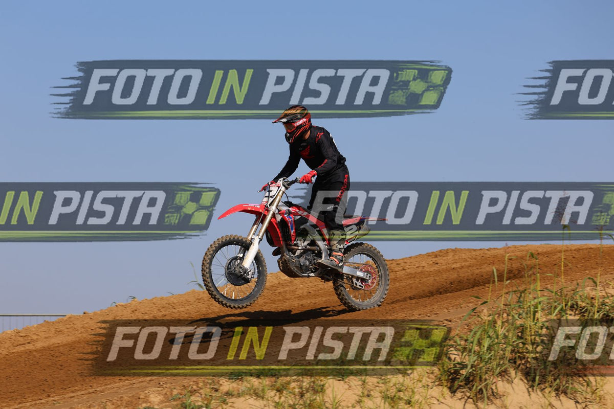 RUSSEL · JD9A3825