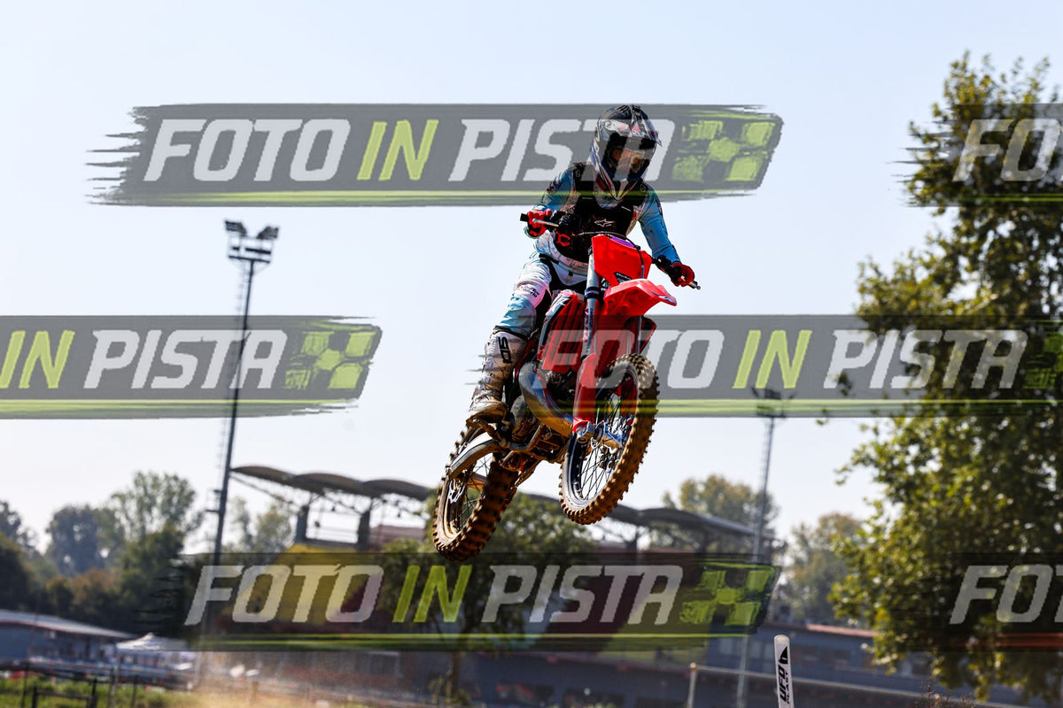 BETA XR - Tuta Blu - Casco Nero Grigio · JD9A3986