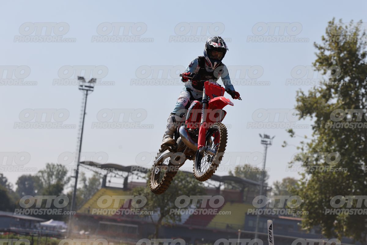 GAS GAS RED - LIGHT BLUE WHITE SUIT - BLACK BLUE RED HELMET · JD9A3986