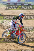 BETA XT - BLACK SHIRT - YELLOW SHOES · JD9A4217