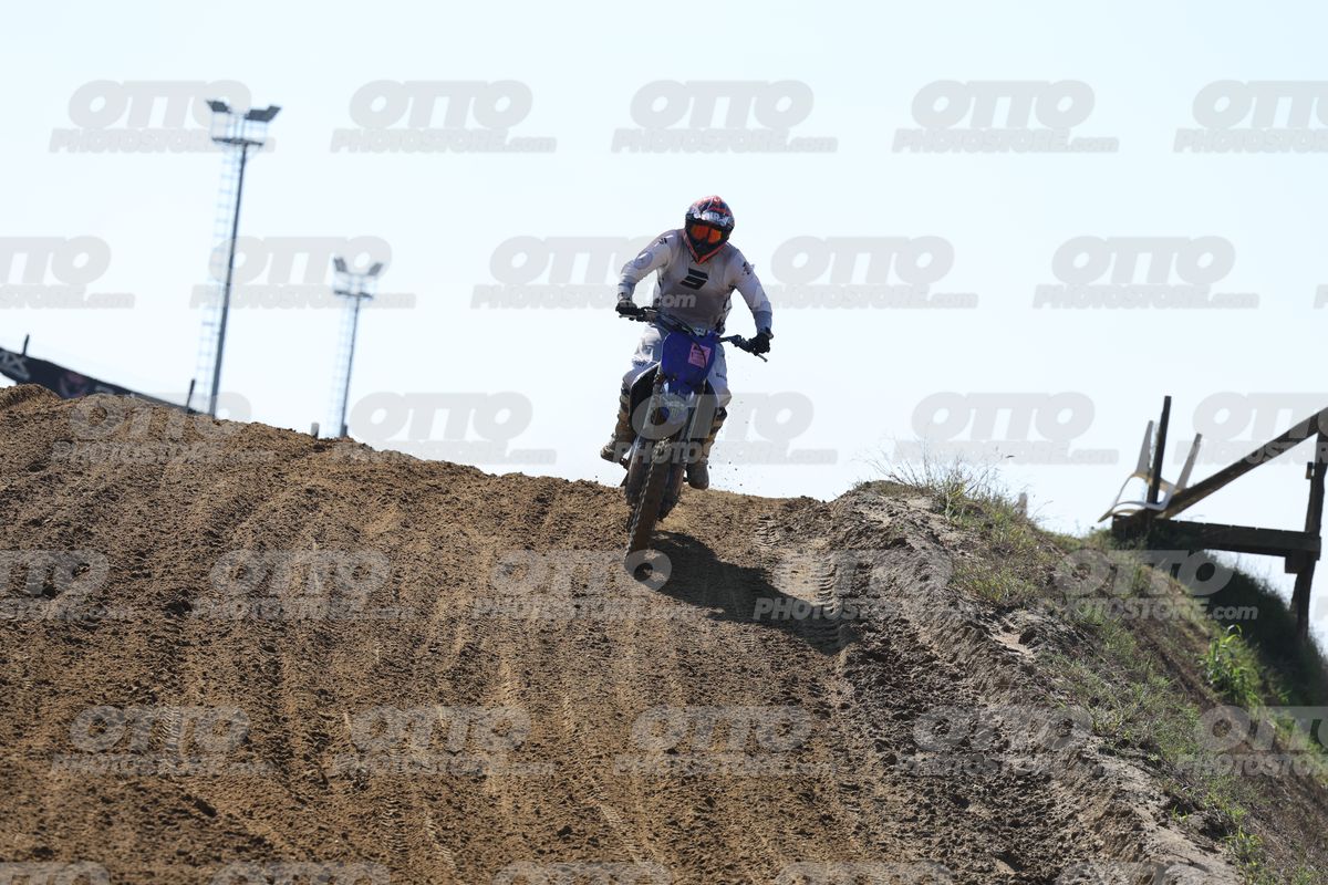 YAMAHA YZ BLUE - WHITE GREY SUIT - BLACK ORANGE RED HELMET · JD9A4295