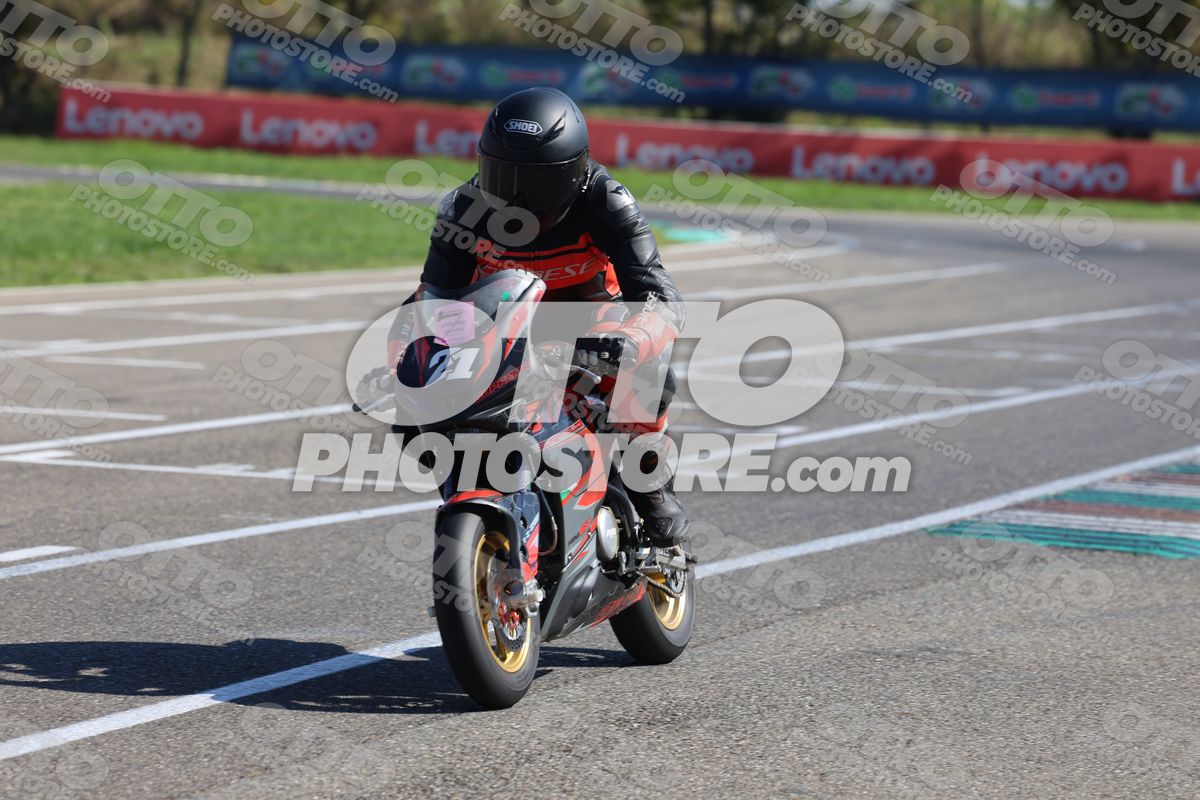 PITBIKE - SCOOTER · JD9A4422
